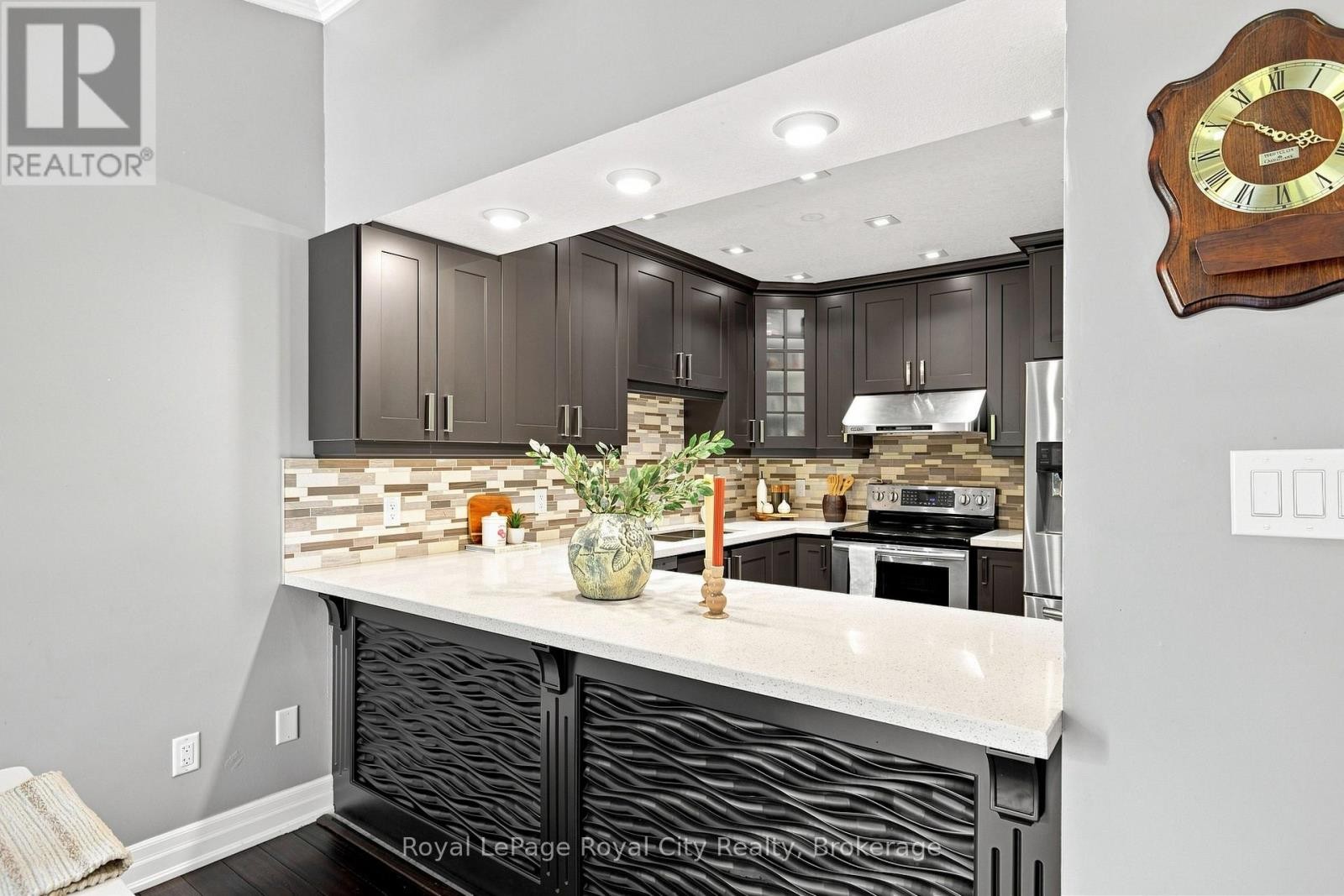












452 MILLBURN BOULEVARD

,
Centre Wellington (Fergus),




Ontario
N1M3P1

