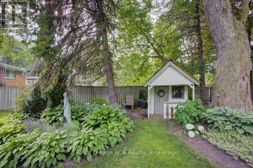 












116 WALTON STREET

,
Wellington North (Arthur),




Ontario
N0G1A0

