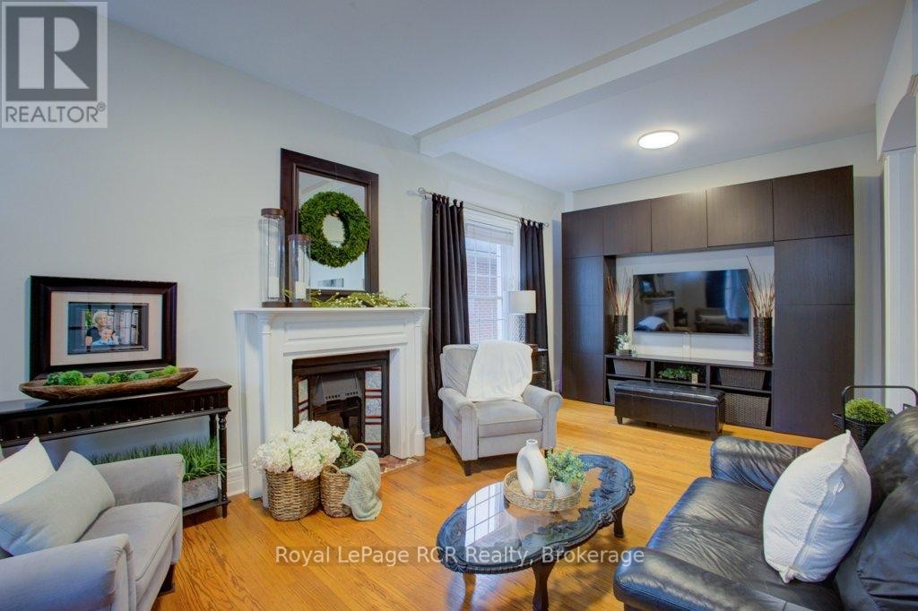 












116 WALTON STREET

,
Wellington North (Arthur),




Ontario
N0G1A0

