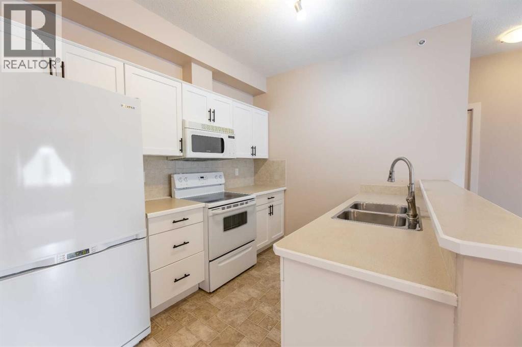 












309, 109 Seabolt Drive

,
Hinton,




Alberta
T7V1K2

