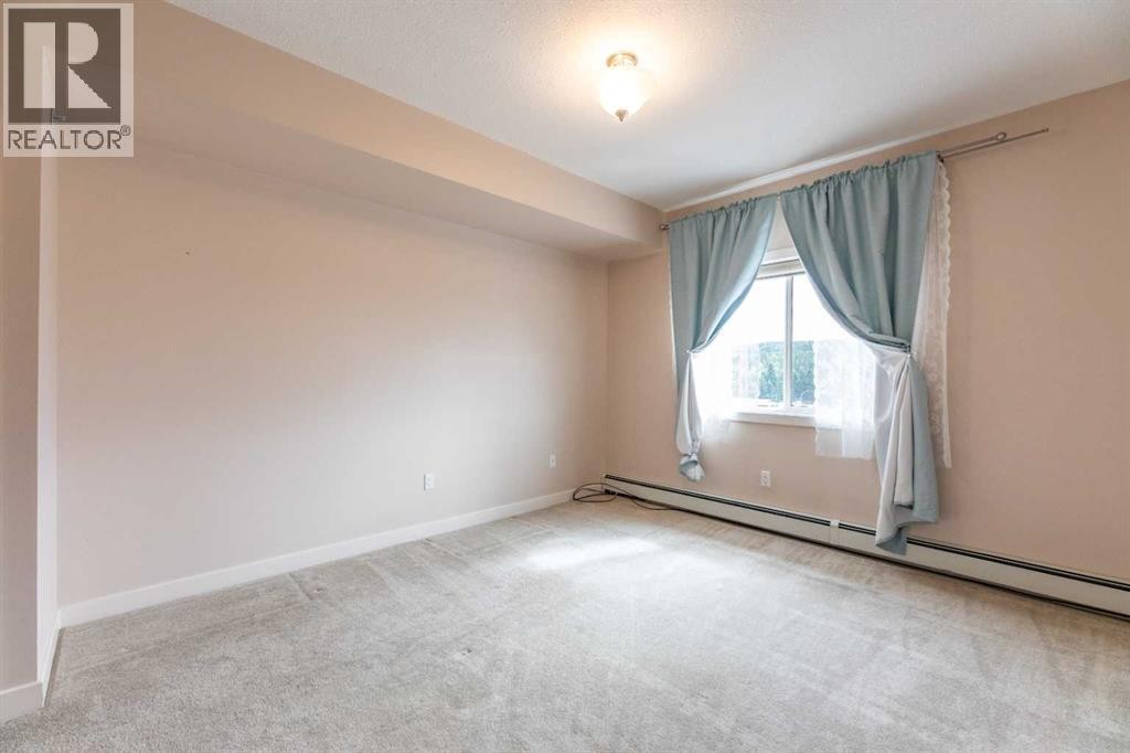 












309, 109 Seabolt Drive

,
Hinton,




Alberta
T7V1K2

