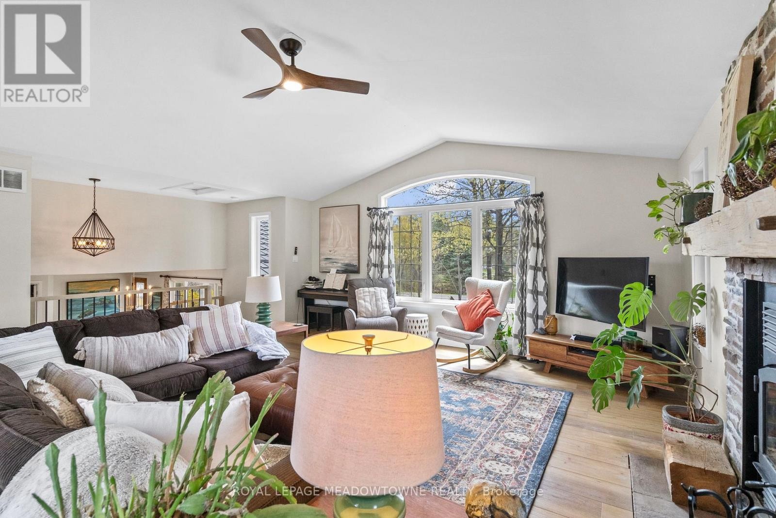 












10621 THIRD LINE

,
Halton Hills,




Ontario
L9T2X9

