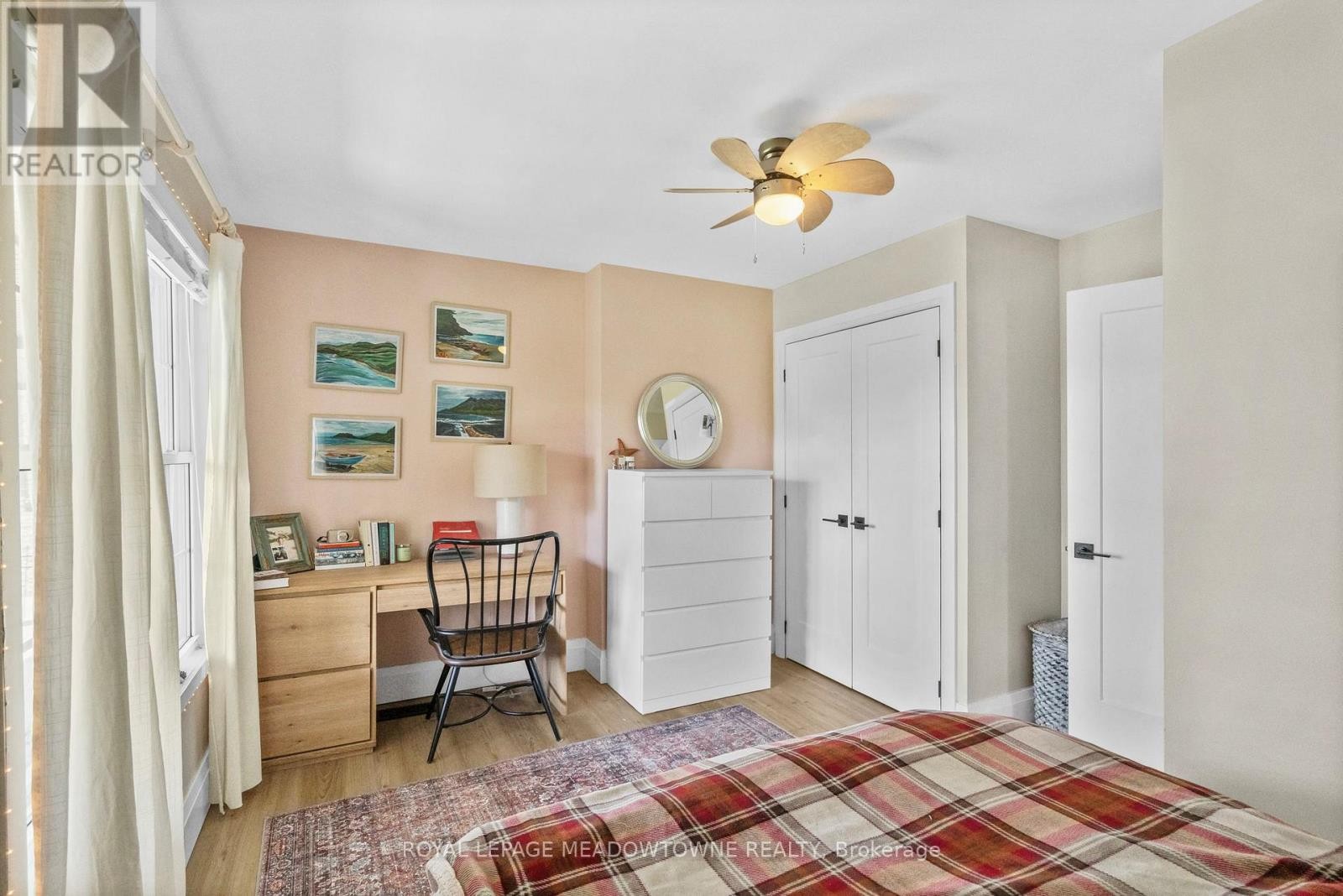 












10621 THIRD LINE

,
Halton Hills,




Ontario
L9T2X9

