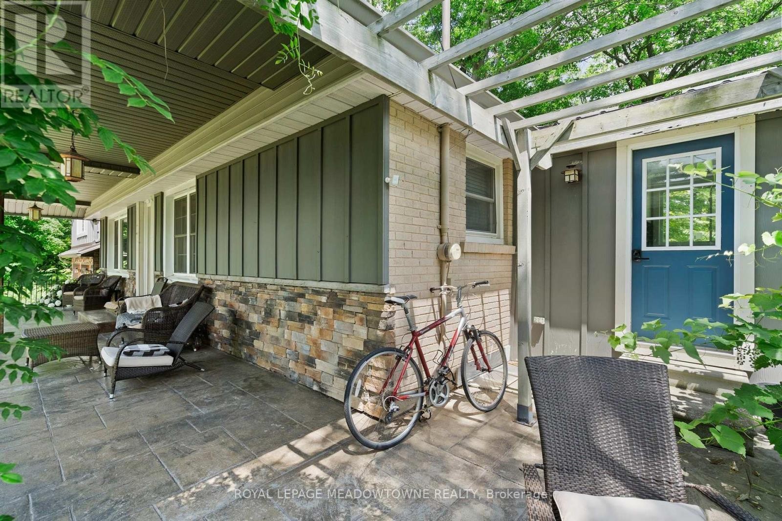 












10621 THIRD LINE

,
Halton Hills,




Ontario
L9T2X9

