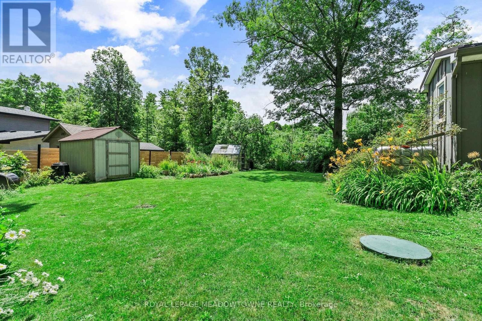 












10621 THIRD LINE

,
Halton Hills,




Ontario
L9T2X9


