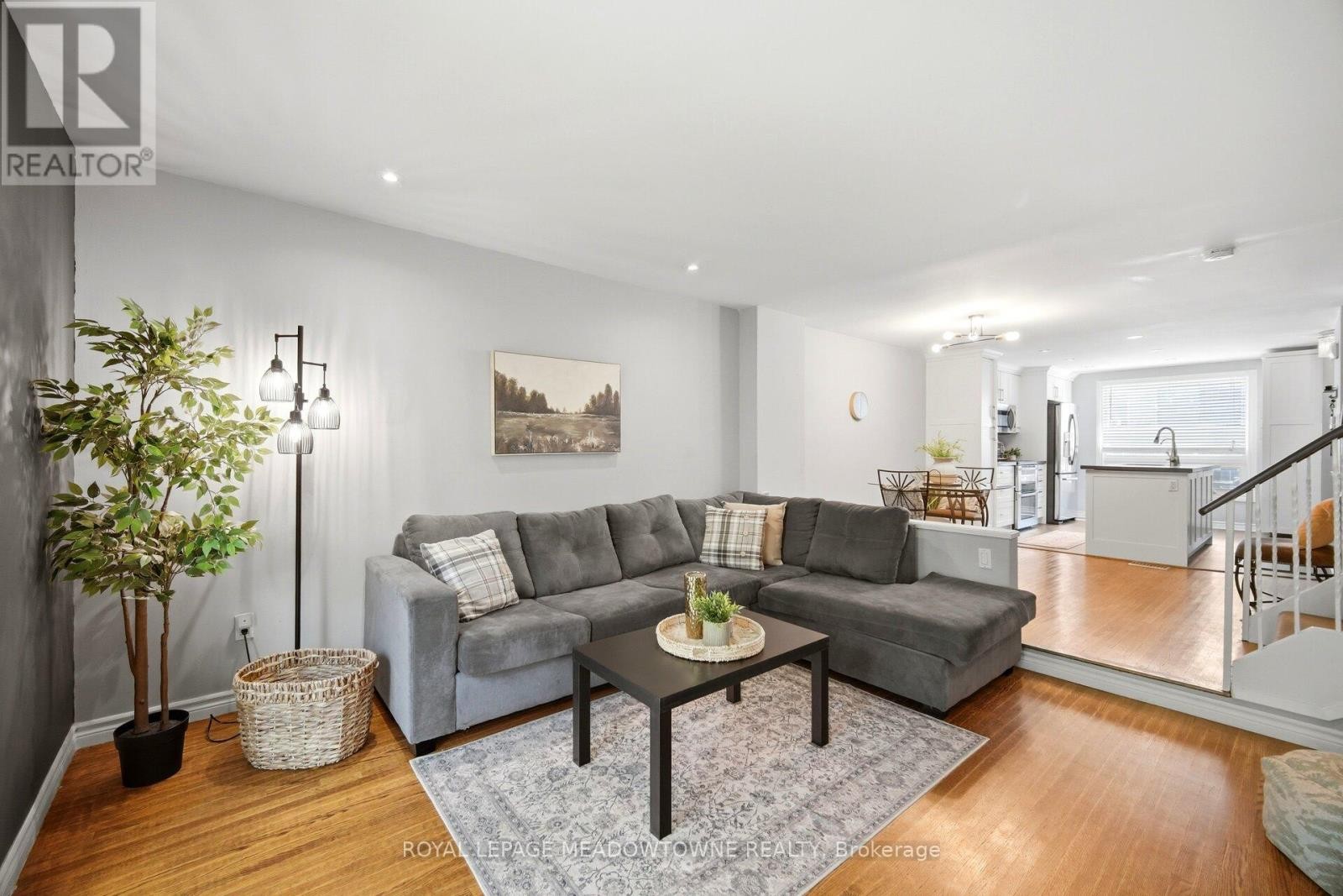 












16 DUTCH MYRTLE WAY

,
Toronto,




Ontario
M3B3K8

