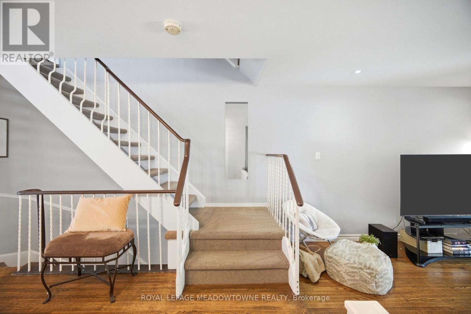 












16 DUTCH MYRTLE WAY

,
Toronto,




Ontario
M3B3K8

