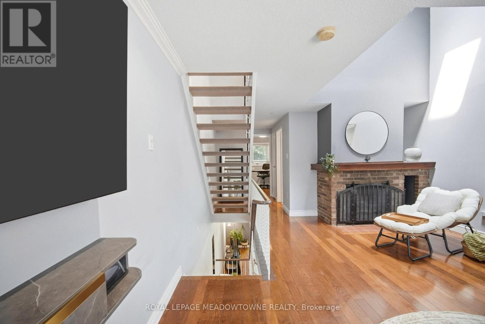 












16 DUTCH MYRTLE WAY

,
Toronto,




Ontario
M3B3K8

