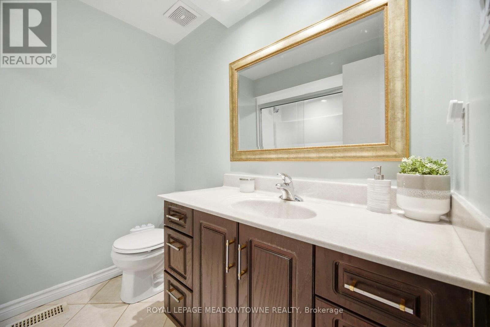 












16 DUTCH MYRTLE WAY

,
Toronto,




Ontario
M3B3K8

