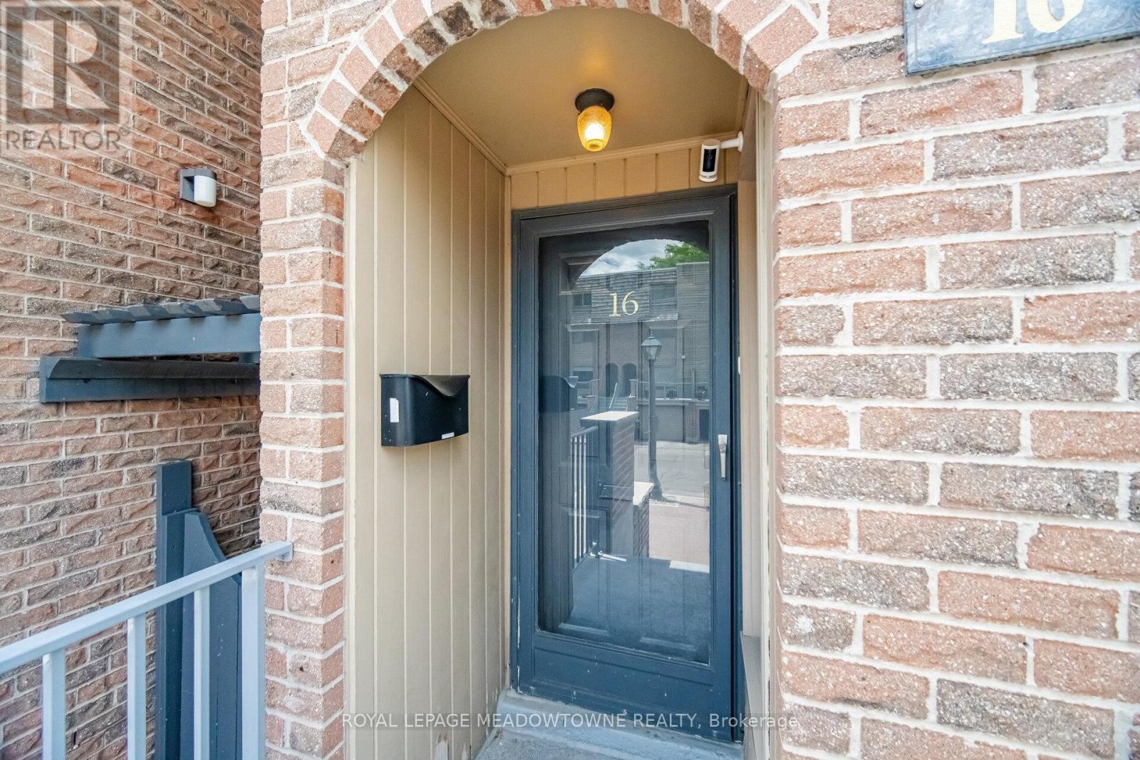 












16 DUTCH MYRTLE WAY

,
Toronto,




Ontario
M3B3K8

