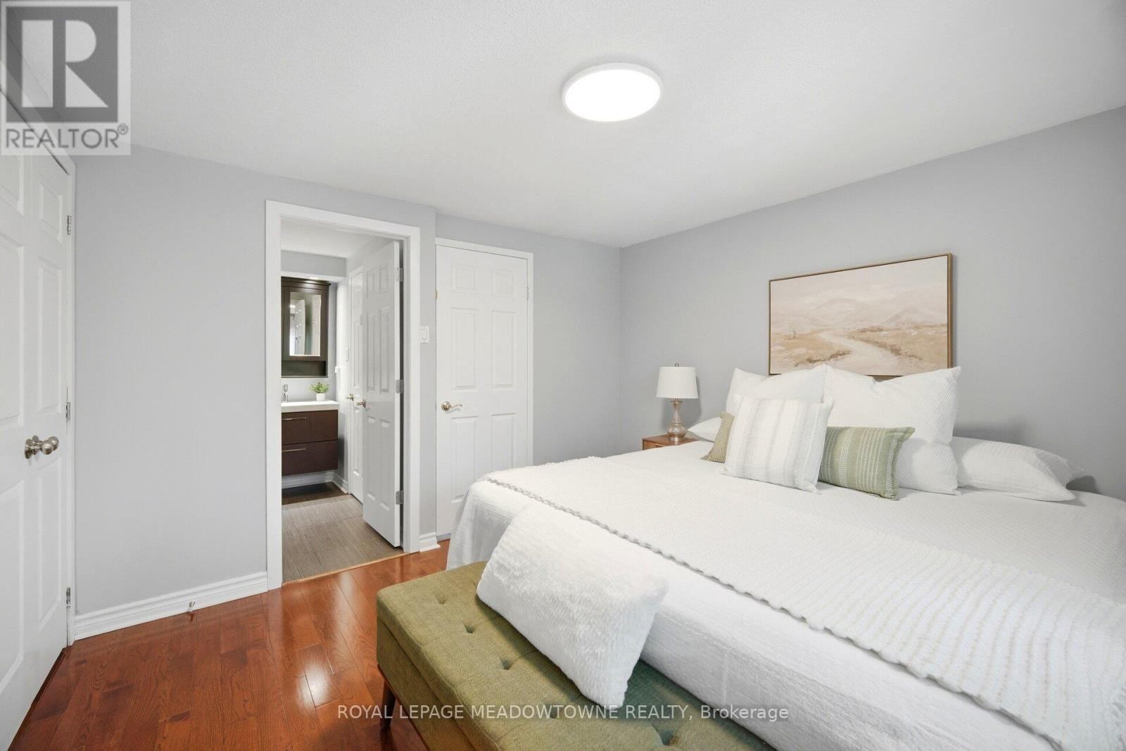 












16 DUTCH MYRTLE WAY

,
Toronto,




Ontario
M3B3K8

