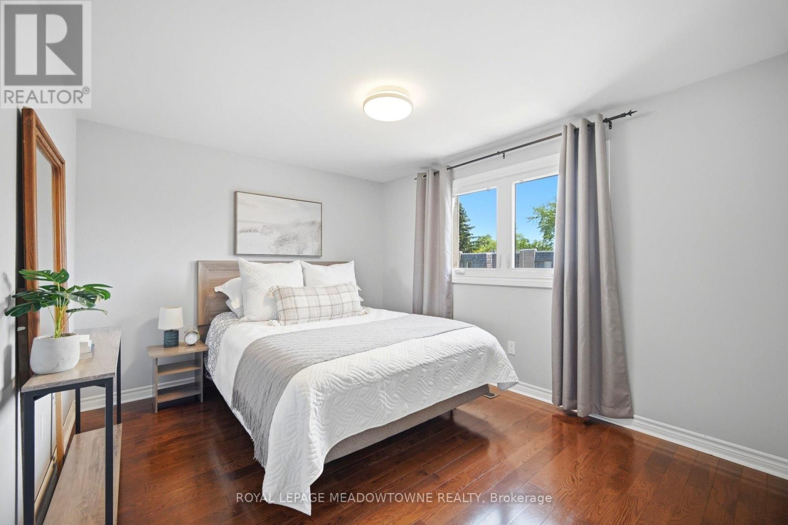 












16 DUTCH MYRTLE WAY

,
Toronto,




Ontario
M3B3K8

