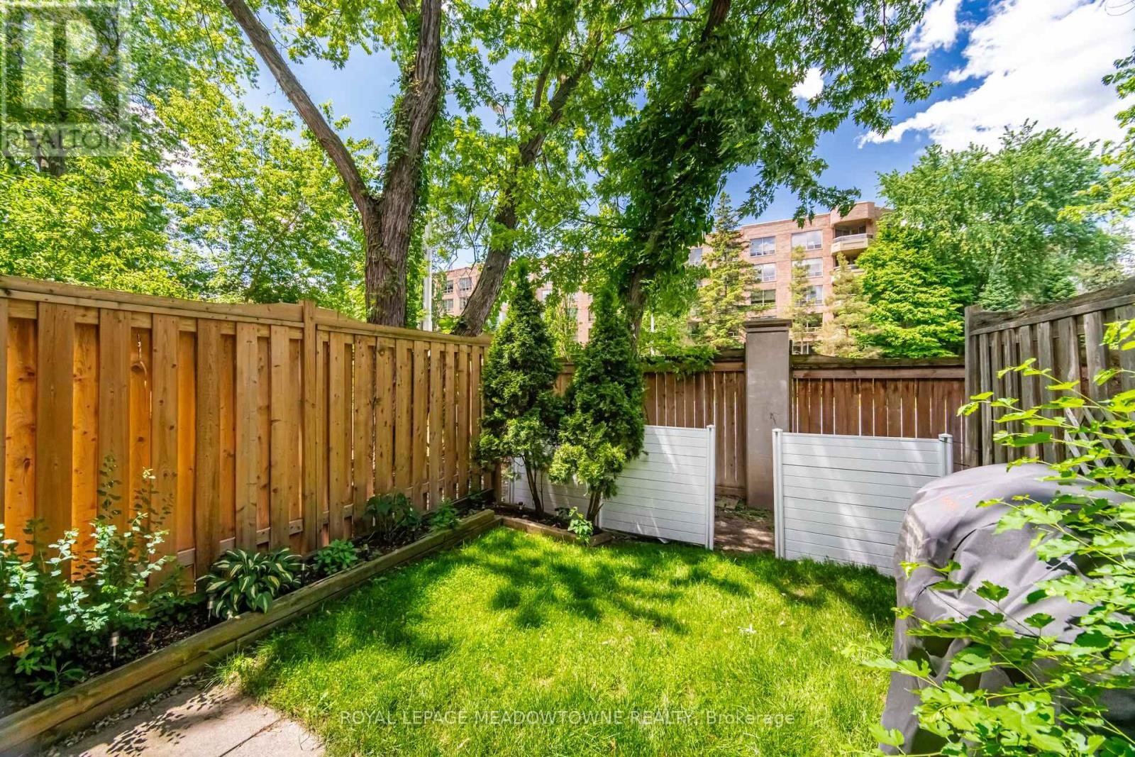 












16 DUTCH MYRTLE WAY

,
Toronto,




Ontario
M3B3K8

