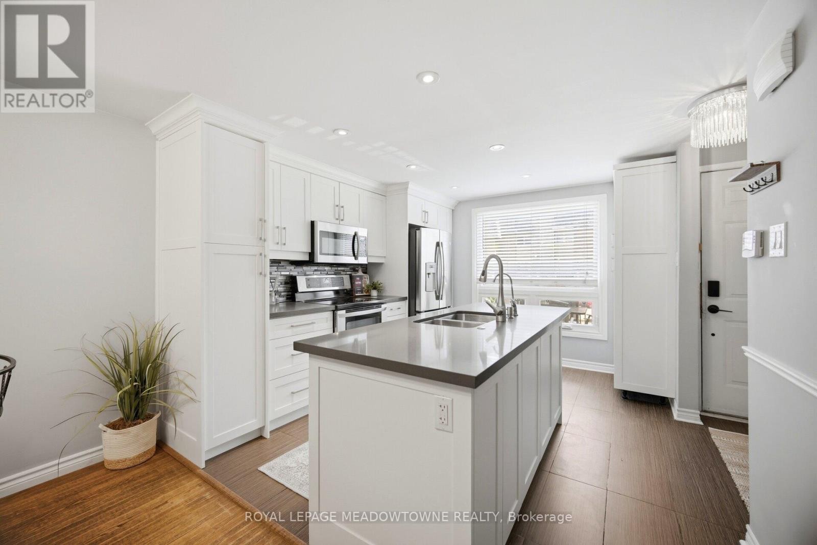 












16 DUTCH MYRTLE WAY

,
Toronto,




Ontario
M3B3K8

