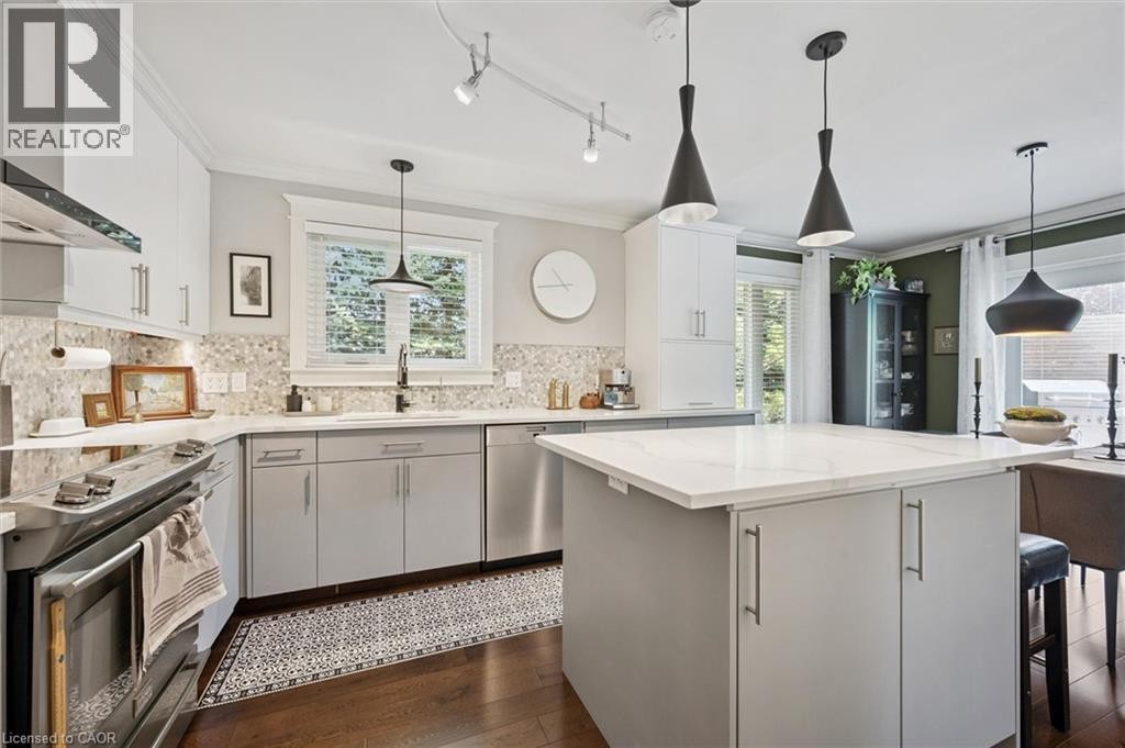 












1 PINTAIL Drive

,
Elmira,




Ontario
N3B3C2


