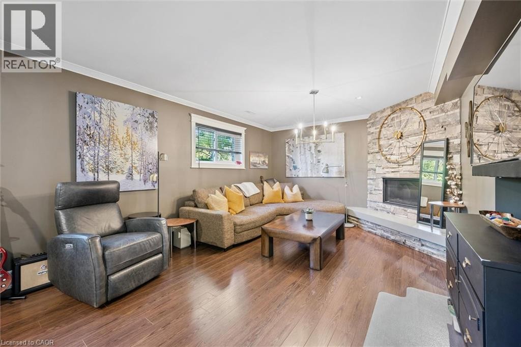 












1 PINTAIL Drive

,
Elmira,




Ontario
N3B3C2

