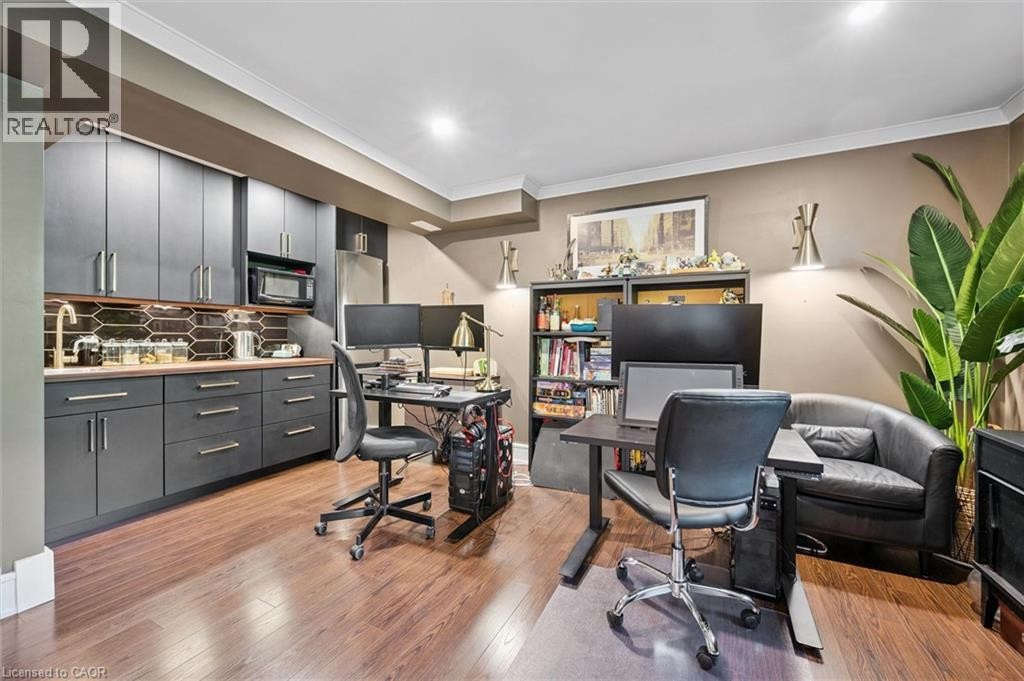 












1 PINTAIL Drive

,
Elmira,




Ontario
N3B3C2

