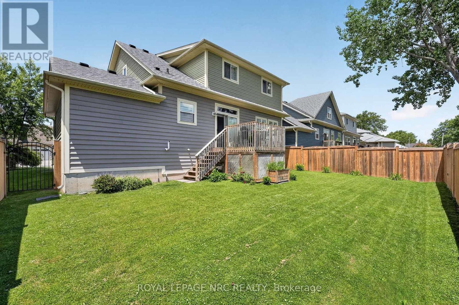 












3806 RYAN AVENUE

,
Fort Erie (Crystal Beach),




Ontario
L0S1B0

