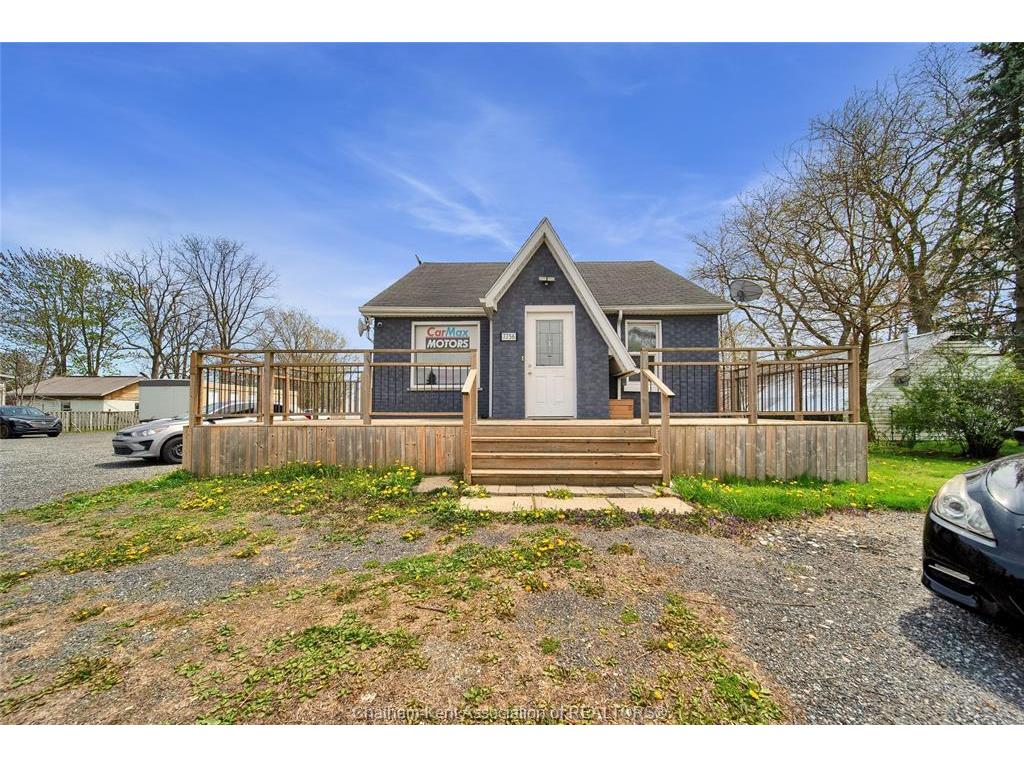 









7756


Queen's

Line,
Chatham,




ON
N7M 5T1

