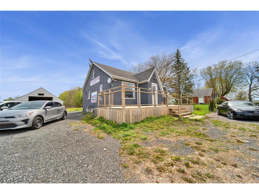 









7756


Queen's

Line,
Chatham,




ON
N7M 5T1


