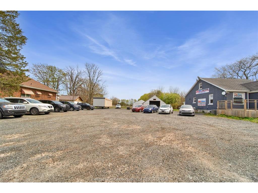 









7756


Queen's

Line,
Chatham,




ON
N7M 5T1

