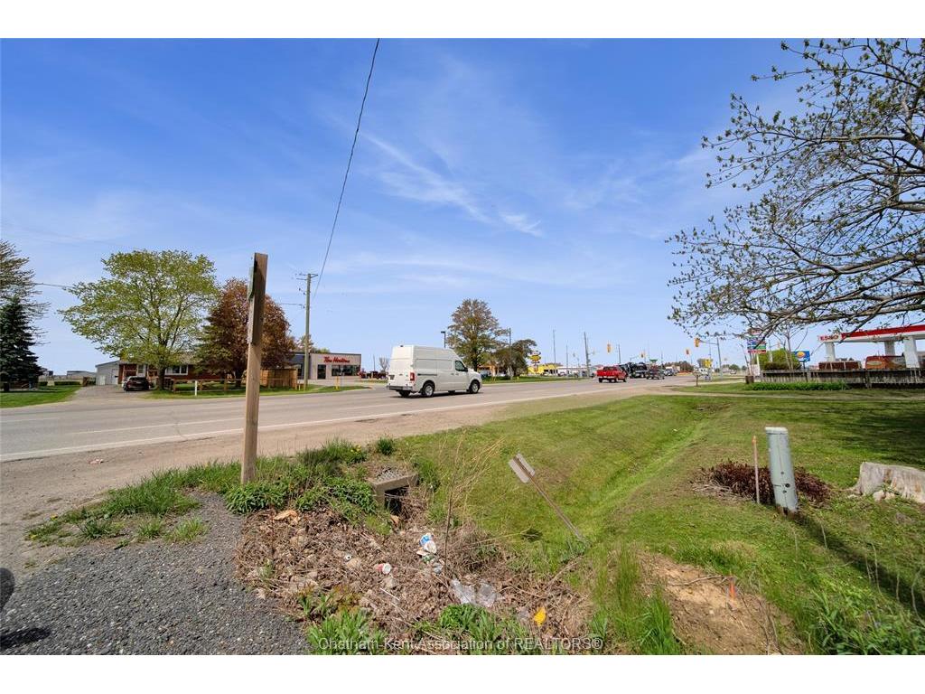 









7756


Queen's

Line,
Chatham,




ON
N7M 5T1


