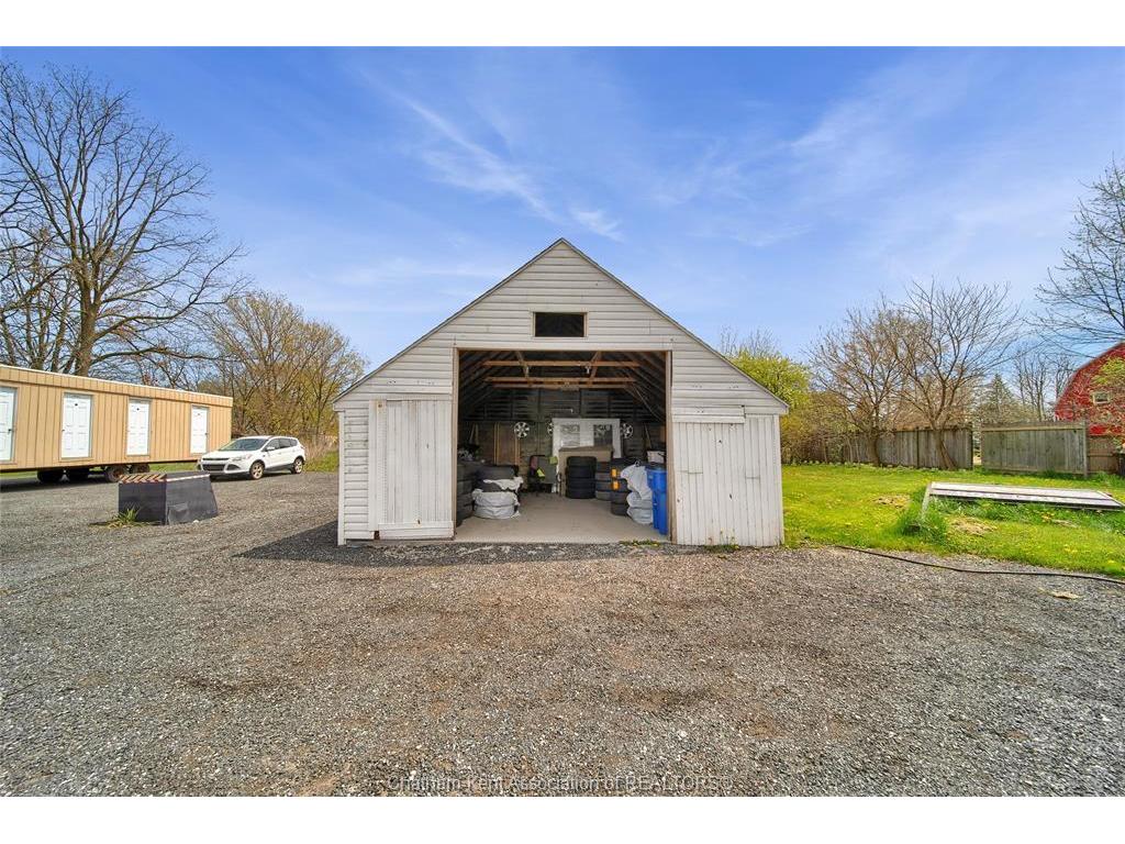 









7756


Queen's

Line,
Chatham,




ON
N7M 5T1

