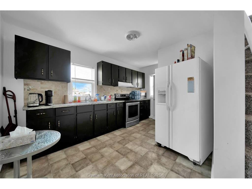 









7756


Queen's

Line,
Chatham,




ON
N7M 5T1

