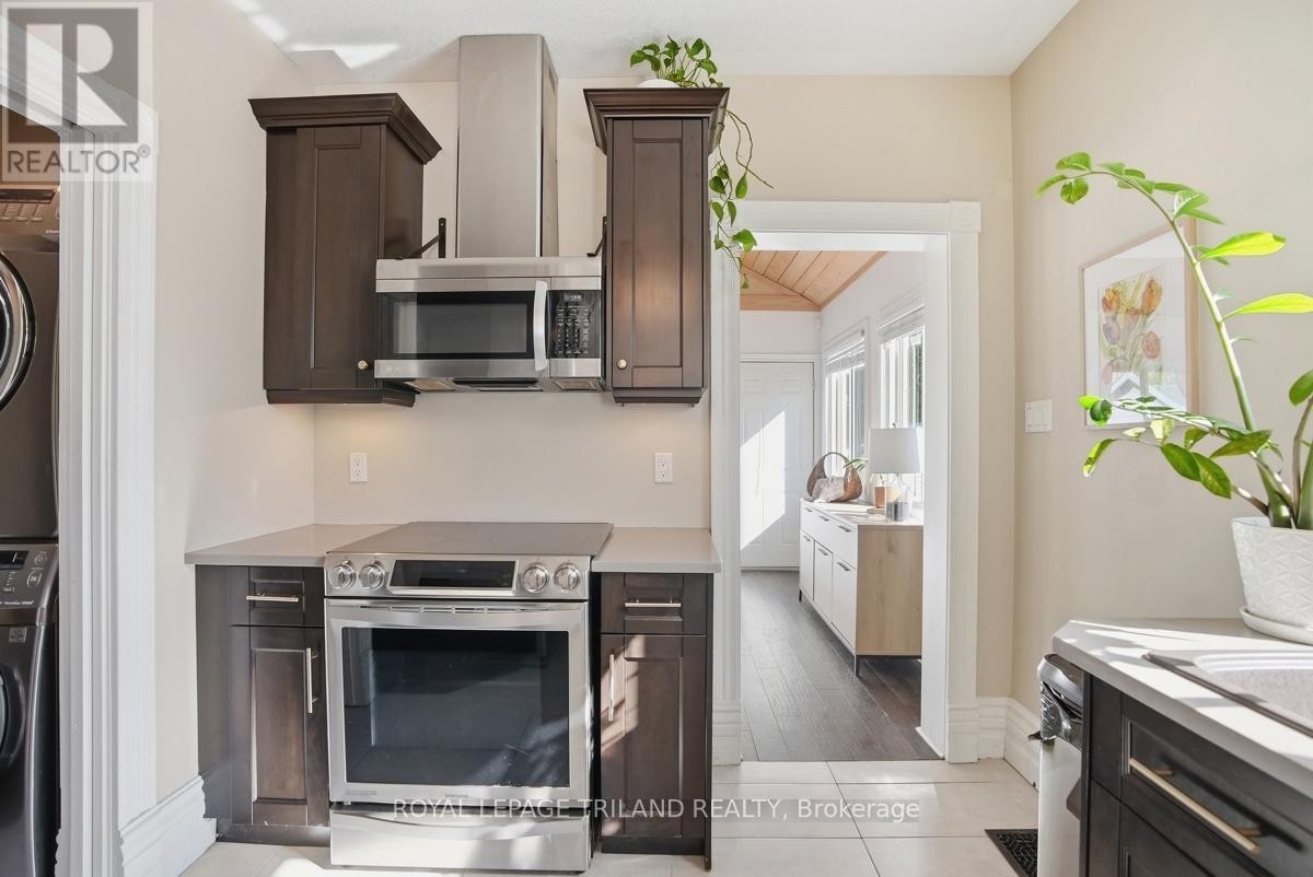 












574 PRINCESS AVENUE

,
London East (East F),




Ontario
N6B2B9

