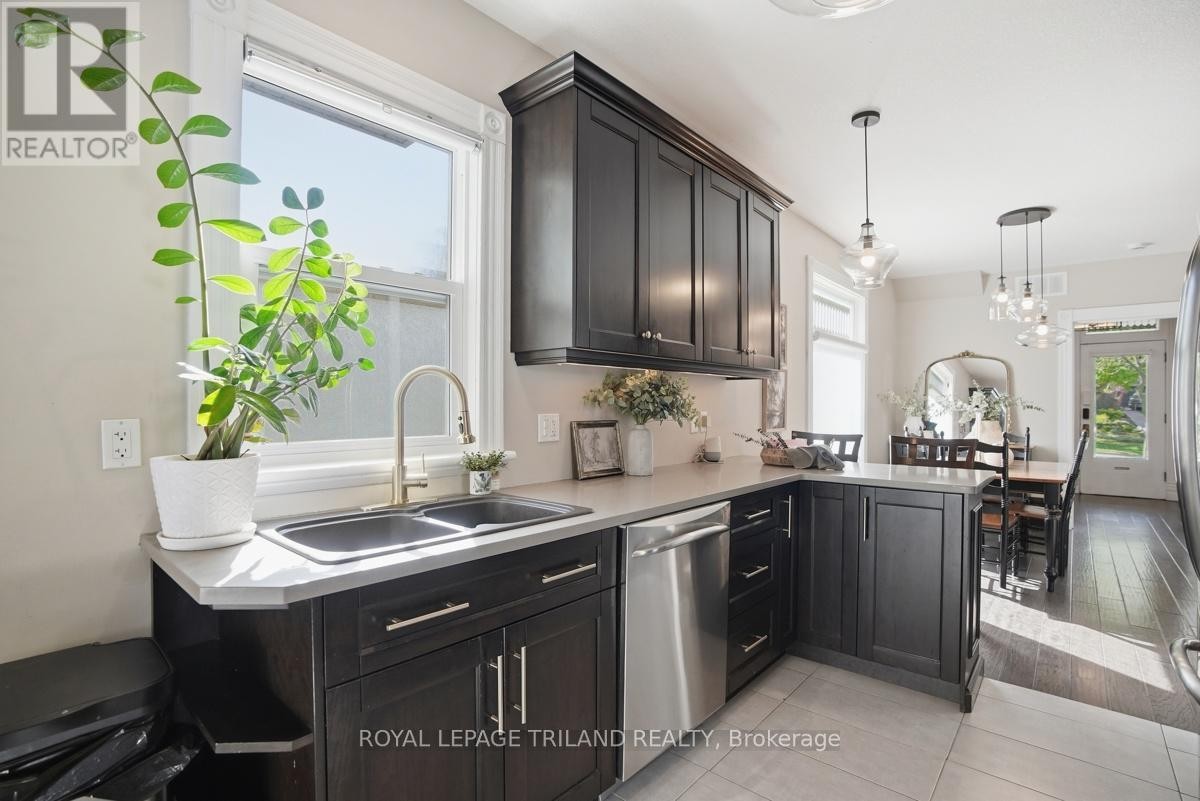 












574 PRINCESS AVENUE

,
London East (East F),




Ontario
N6B2B9

