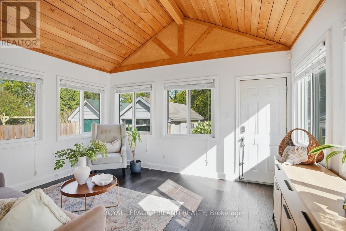 












574 PRINCESS AVENUE

,
London East (East F),




Ontario
N6B2B9


