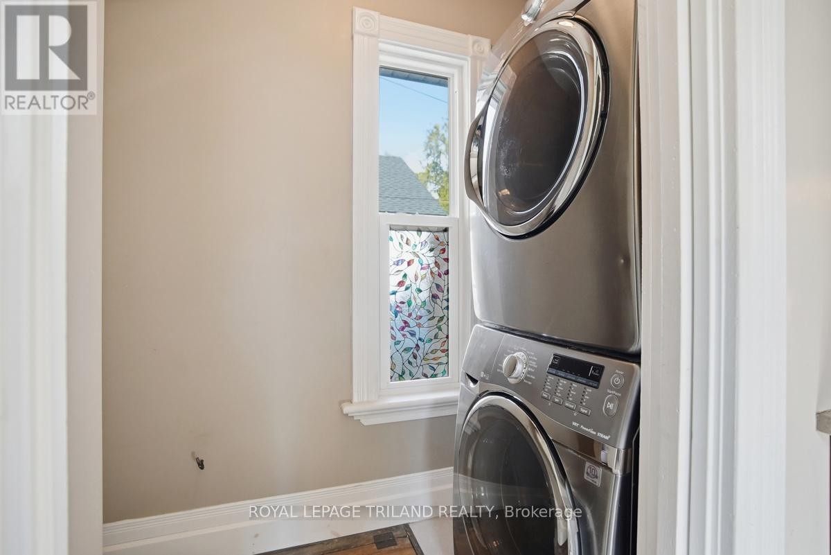 












574 PRINCESS AVENUE

,
London East (East F),




Ontario
N6B2B9

