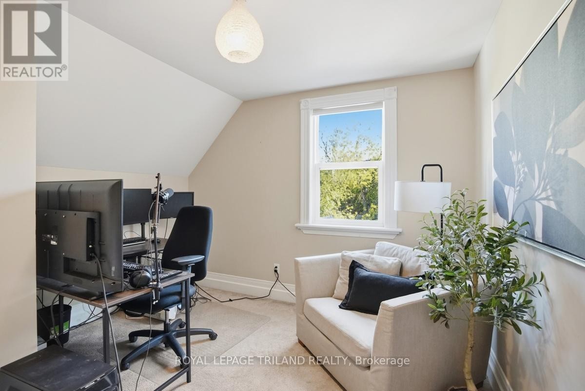 












574 PRINCESS AVENUE

,
London East (East F),




Ontario
N6B2B9

