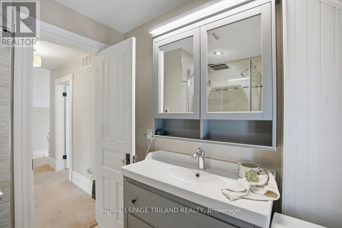 












574 PRINCESS AVENUE

,
London East (East F),




Ontario
N6B2B9

