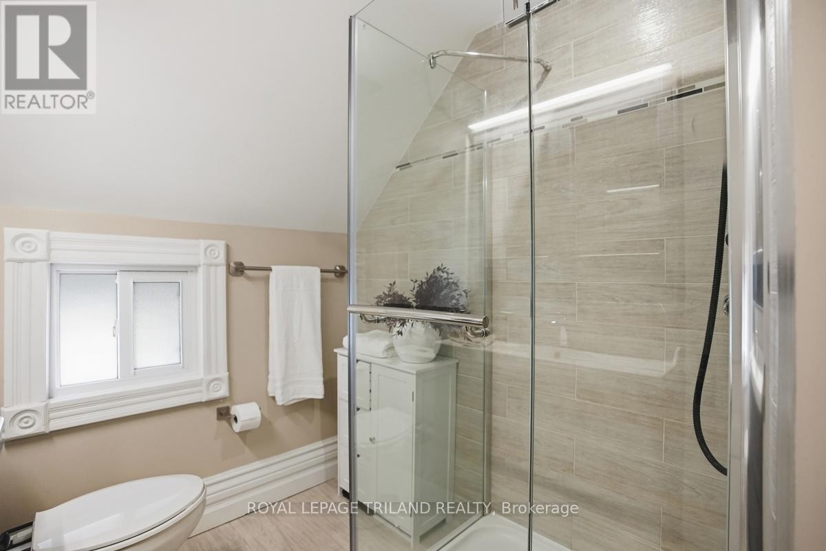 












574 PRINCESS AVENUE

,
London East (East F),




Ontario
N6B2B9

