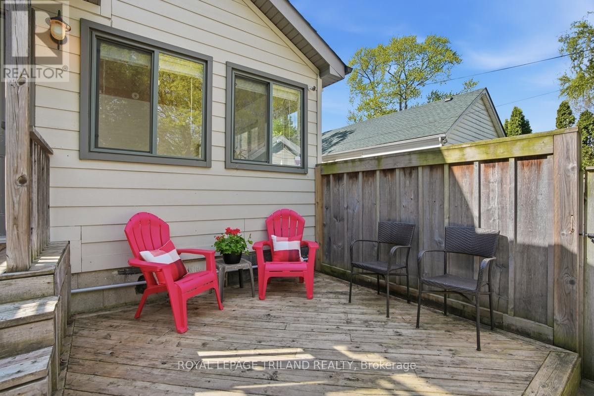 












574 PRINCESS AVENUE

,
London East (East F),




Ontario
N6B2B9

