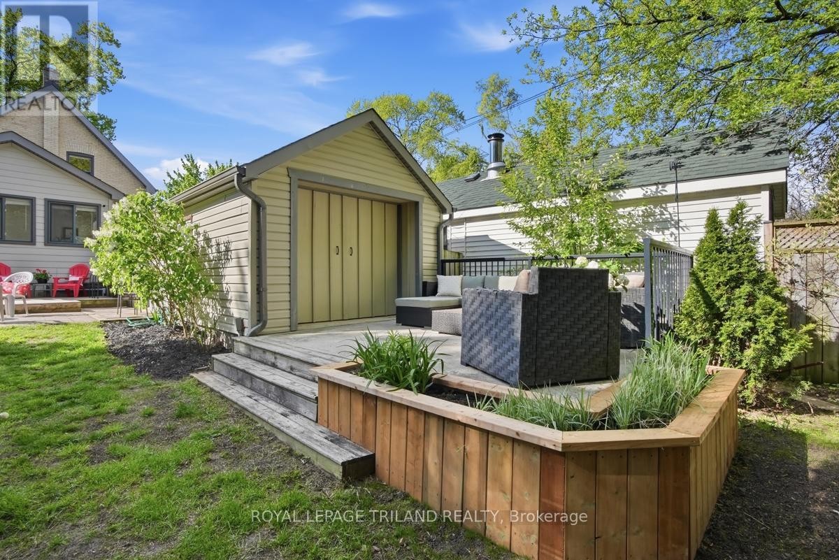 












574 PRINCESS AVENUE

,
London East (East F),




Ontario
N6B2B9

