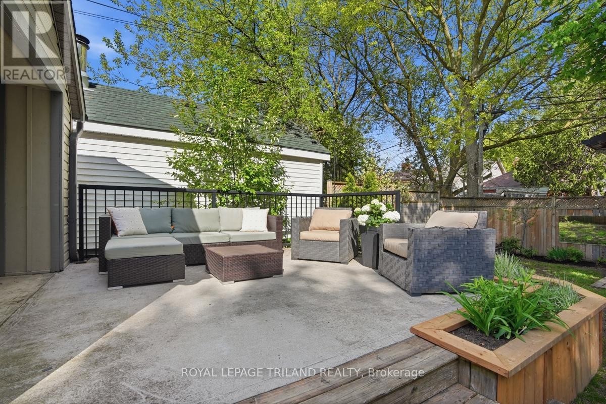 












574 PRINCESS AVENUE

,
London East (East F),




Ontario
N6B2B9

