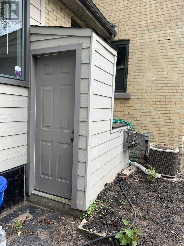 












574 PRINCESS AVENUE

,
London East (East F),




Ontario
N6B2B9

