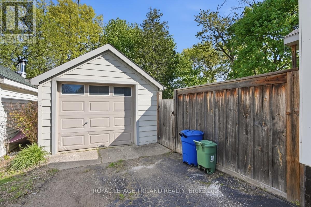 












574 PRINCESS AVENUE

,
London East (East F),




Ontario
N6B2B9

