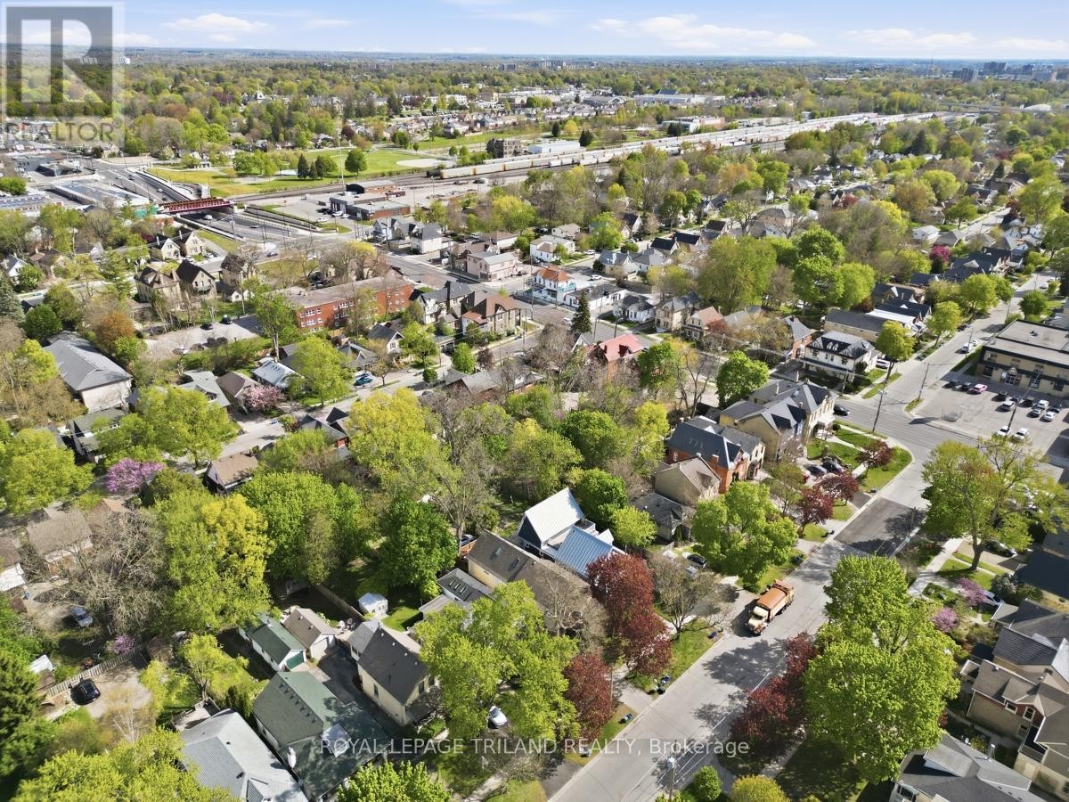 












574 PRINCESS AVENUE

,
London East (East F),




Ontario
N6B2B9

