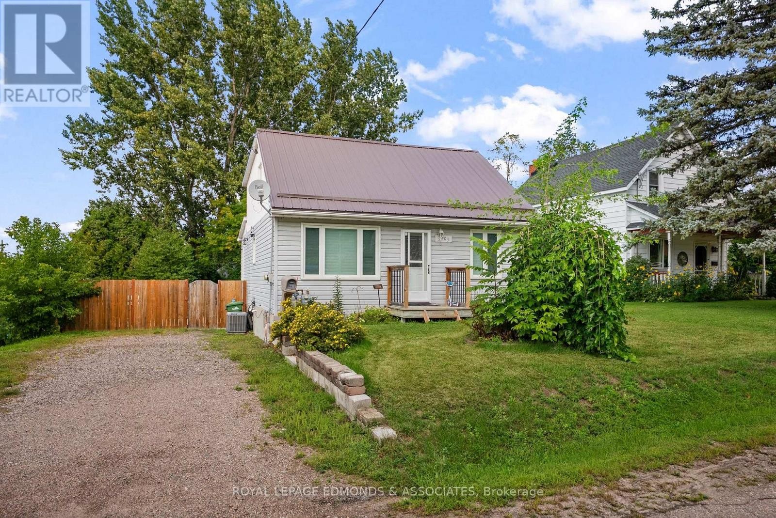 












403 ALFRED STREET

,
Pembroke,




Ontario
K8A3B3

