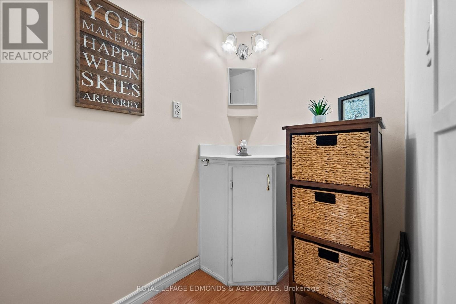 












403 ALFRED STREET

,
Pembroke,




Ontario
K8A3B3

