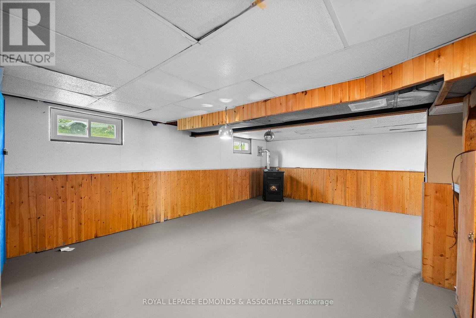 












403 ALFRED STREET

,
Pembroke,




Ontario
K8A3B3

