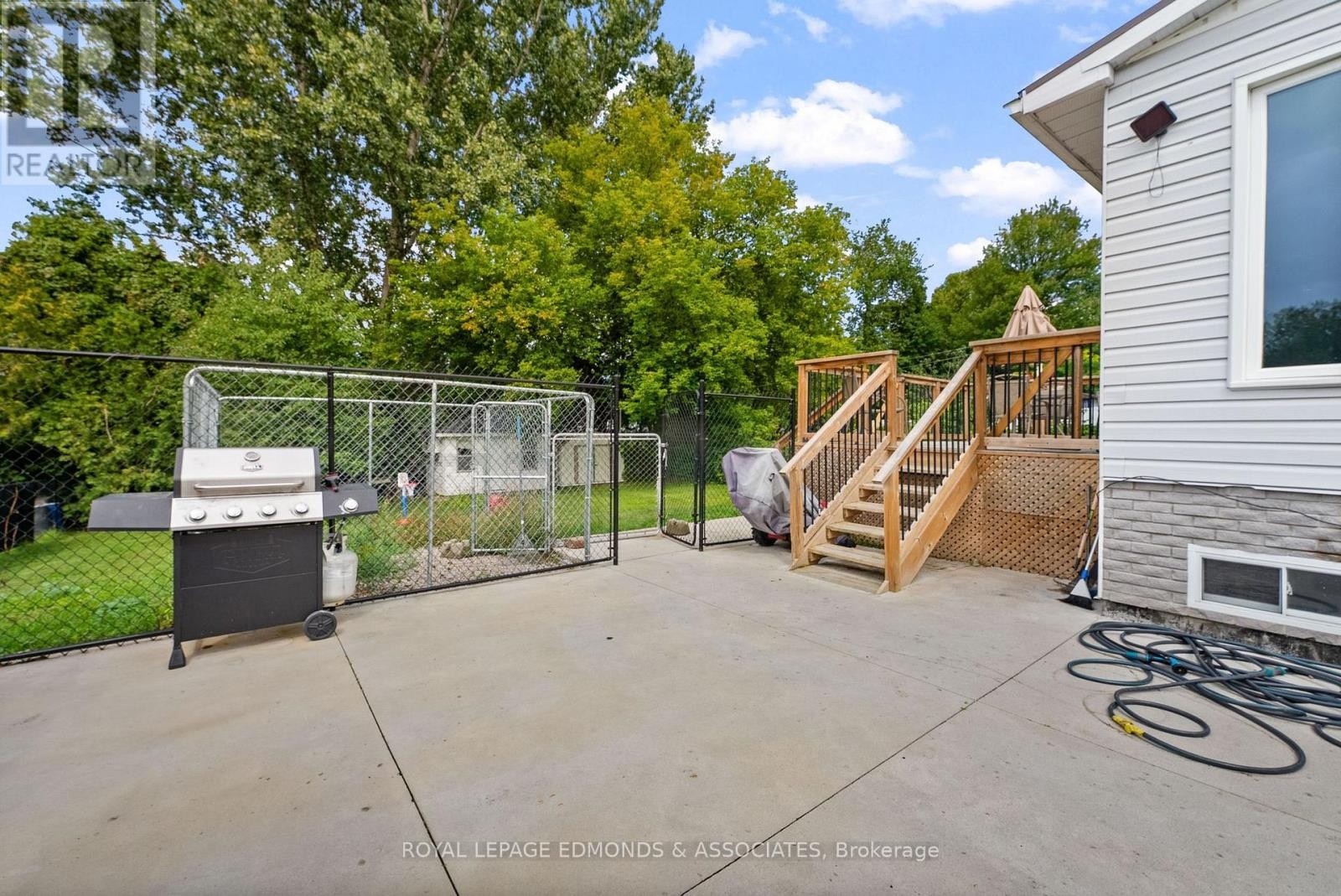 












403 ALFRED STREET

,
Pembroke,




Ontario
K8A3B3

