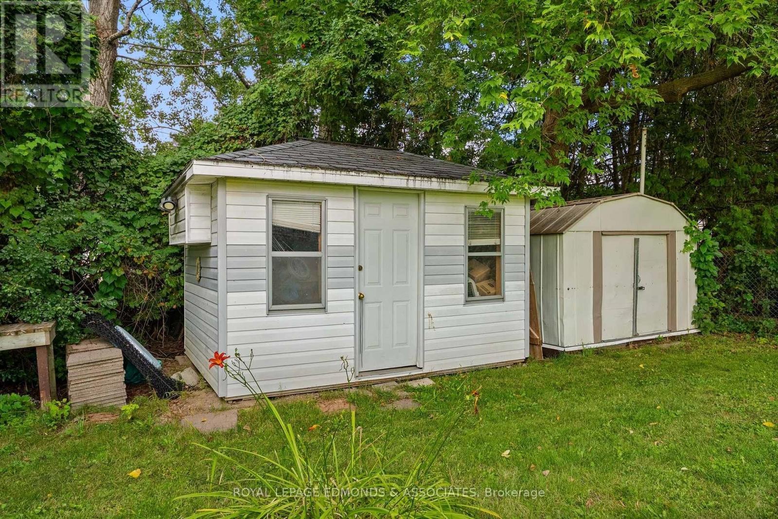 












403 ALFRED STREET

,
Pembroke,




Ontario
K8A3B3

