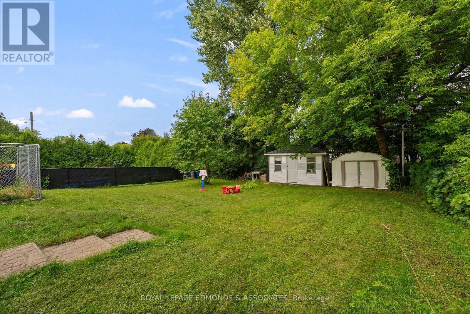 












403 ALFRED STREET

,
Pembroke,




Ontario
K8A3B3

