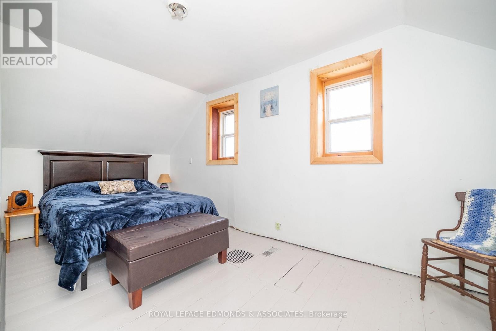 












8744 HWY 60 HIGHWAY

,
North Algona Wilberforce,




Ontario
K0J1T0

