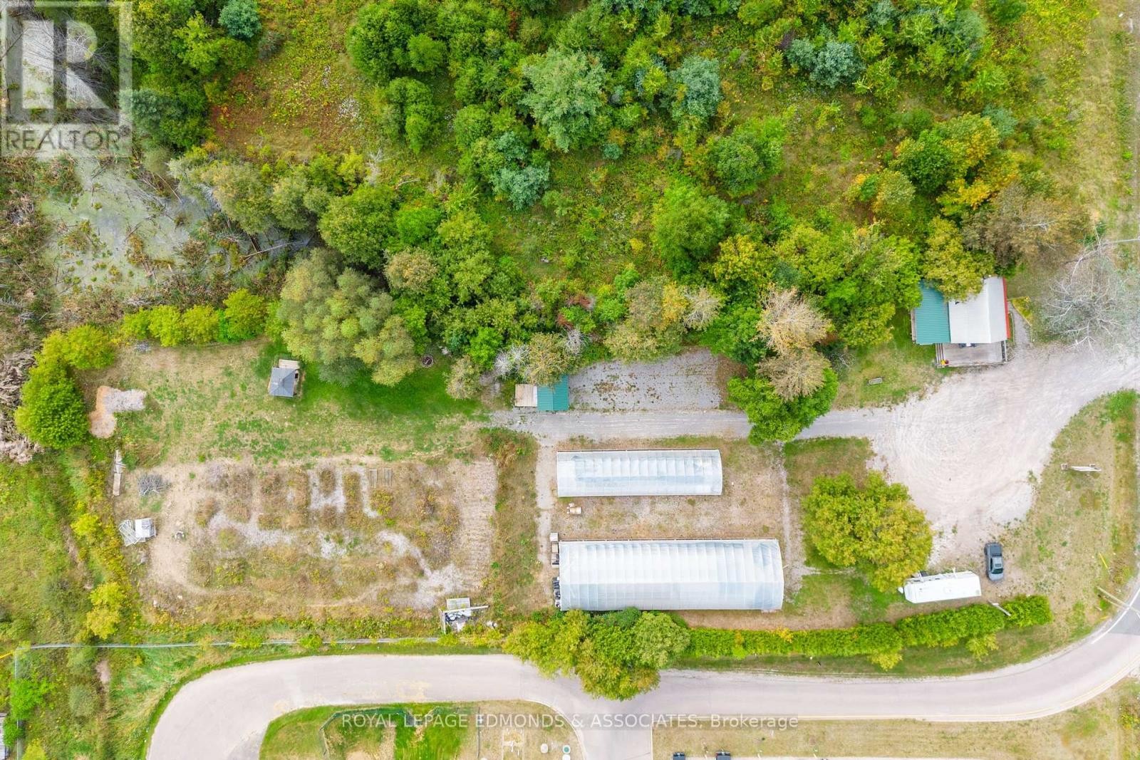 












8744 HWY 60 HIGHWAY

,
North Algona Wilberforce,




Ontario
K0J1T0

