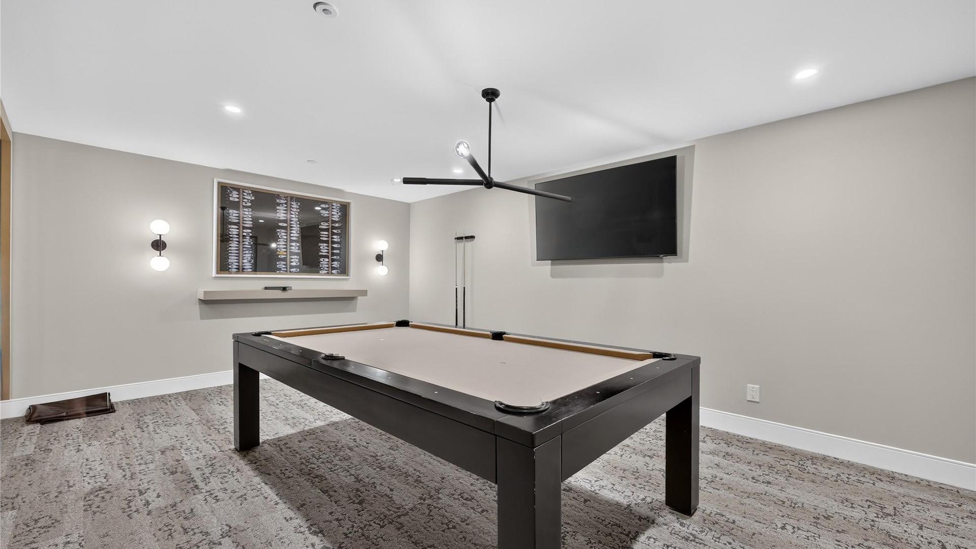 









3300


Lakeshore

Road, 1303,
Kelowna,




BC
V1W 0J9

